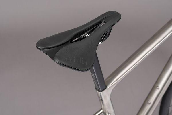 Saddle