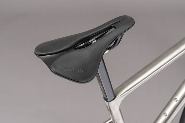 Saddle