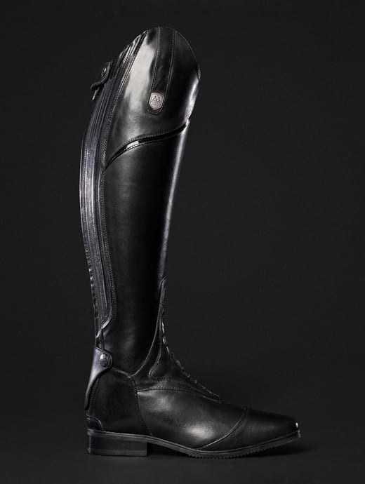 Sovereign boots clearance