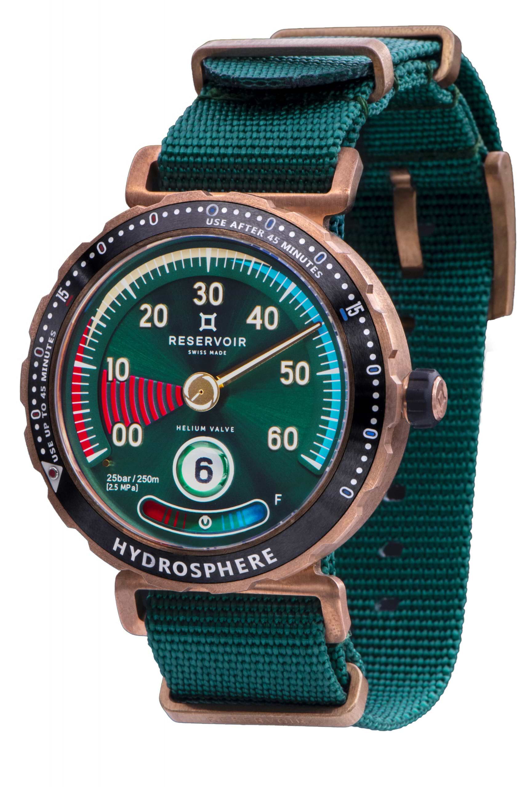 Discover Hydrosphere green dial dive watch inspired by manometer
