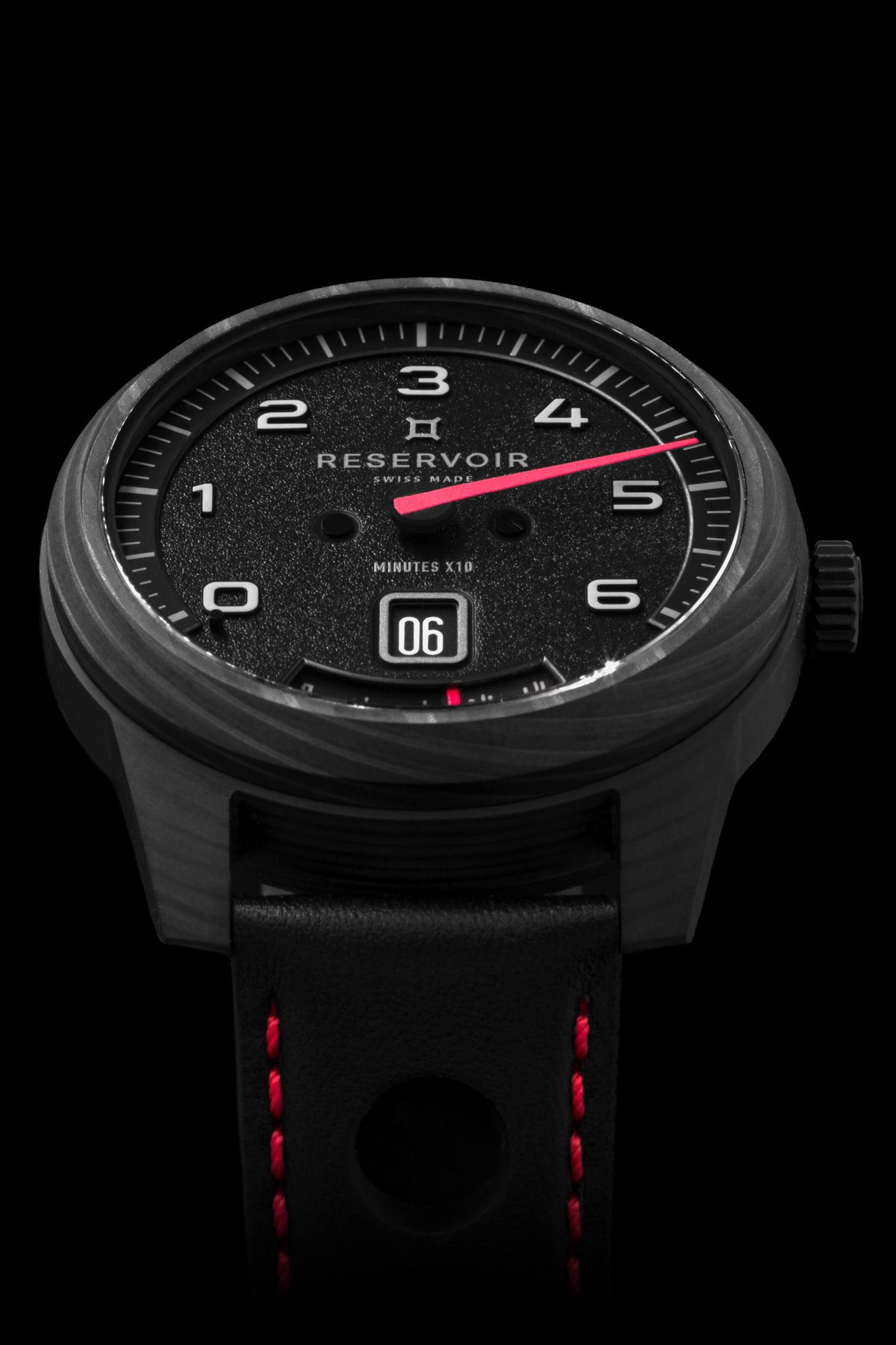 高級時計のメディア レゼルボワール ダークブラウン、ライトモーヴ、ライトグレーの3色の腕時計。