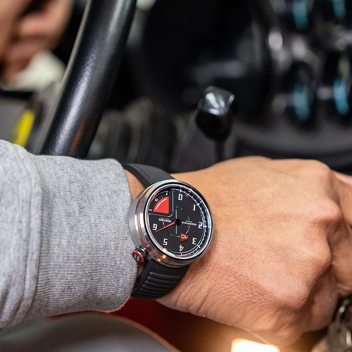 See pilot watches inspired by car mechanical instruments