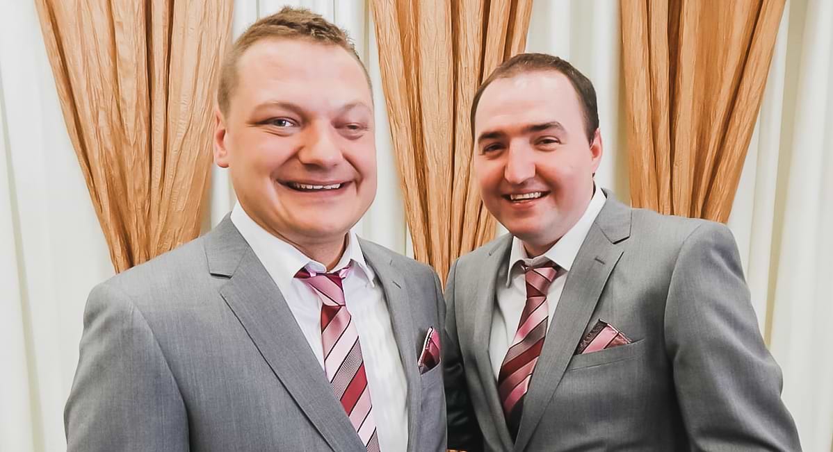 Stewart (right) with husband Thomas on their wedding day in 2015