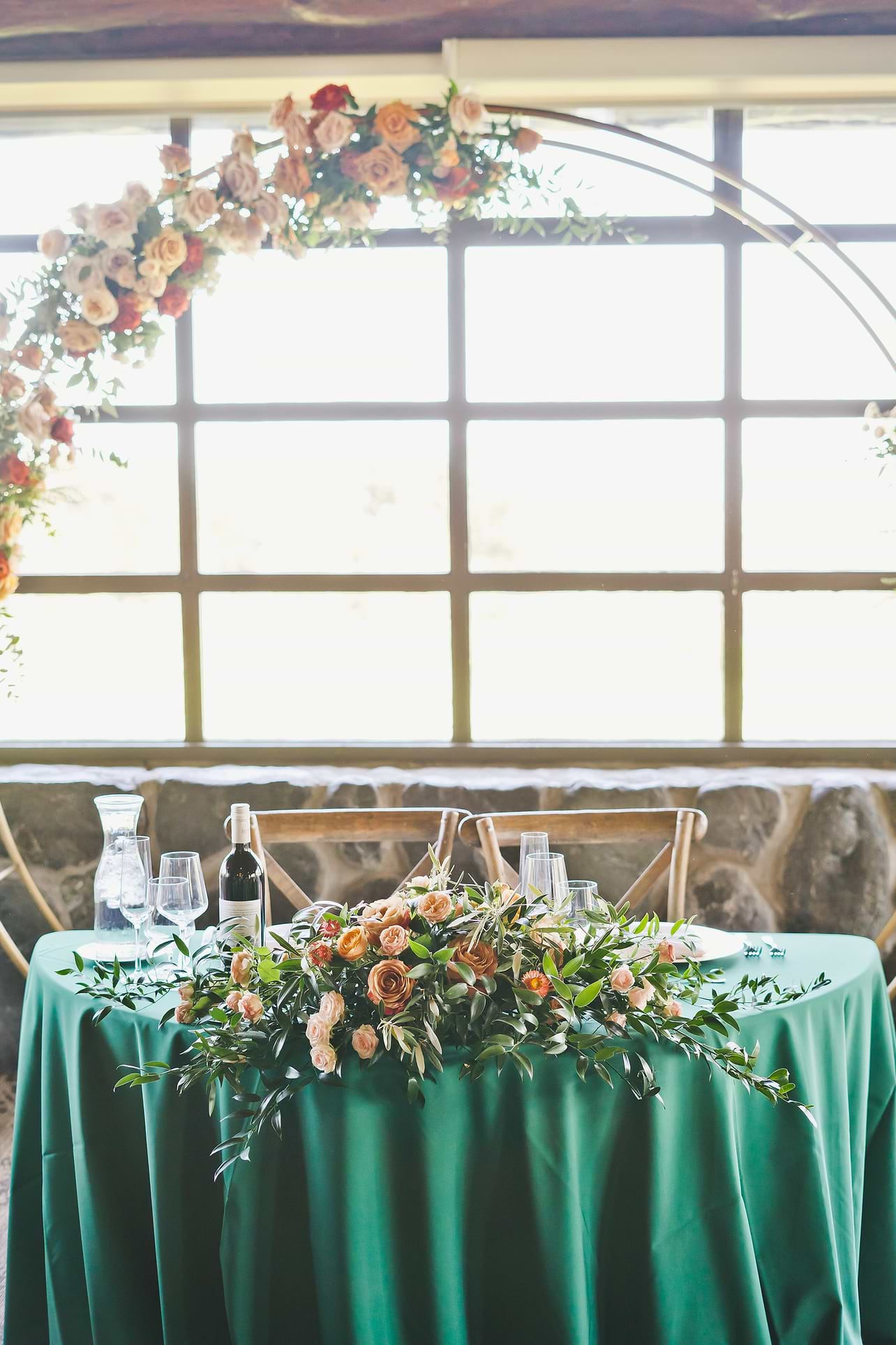 Sweetheart table at the Log Cabin
