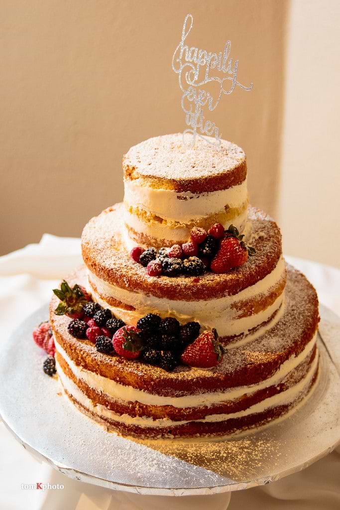 naked fruit wedding cake