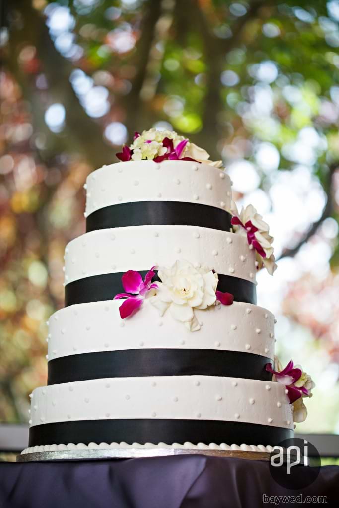 wedding cake with fresh flowers at Wedgewood Weddings