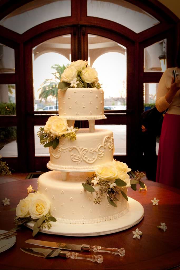 beautiful tier Wedgewood Weddings cake