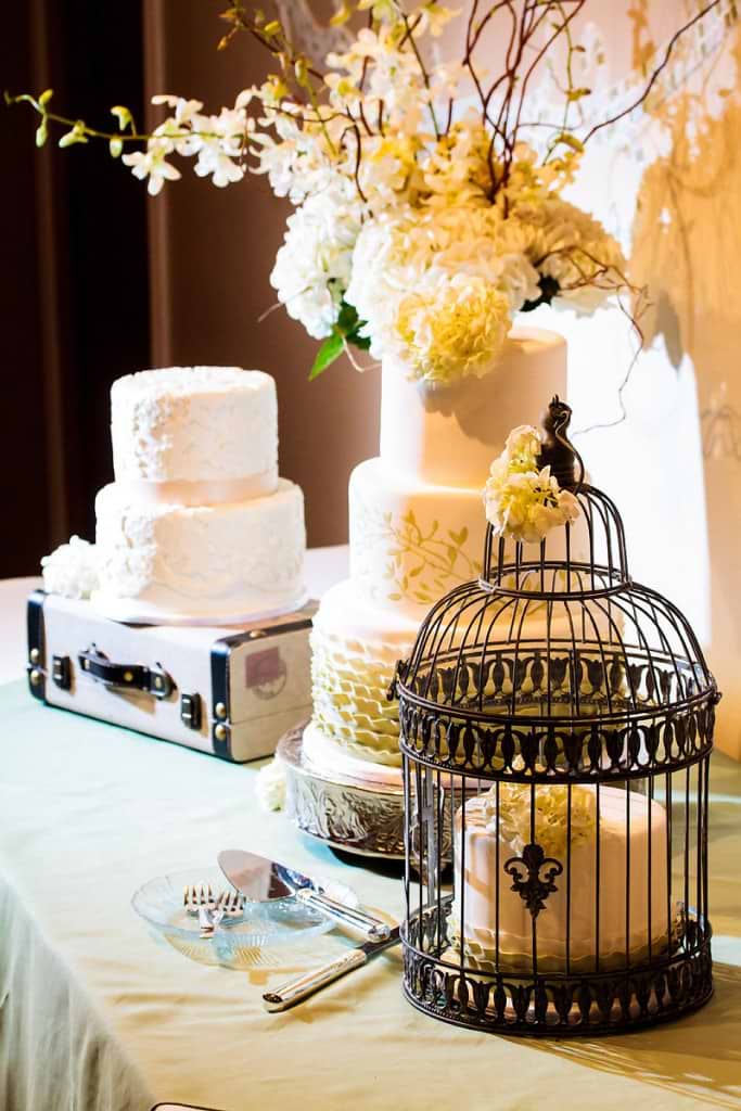30 Wedding Cake Table Décor Ideas