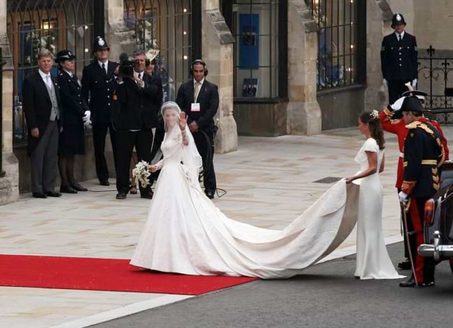 princess kate in her wedding dress walking into her royal wedding