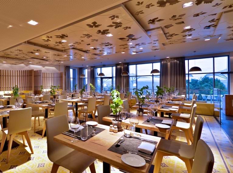 מסעדת שיראז מלון כרמים