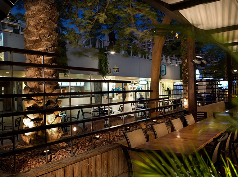 Royal Boardwalk - à côté de Royal Beach Eilat