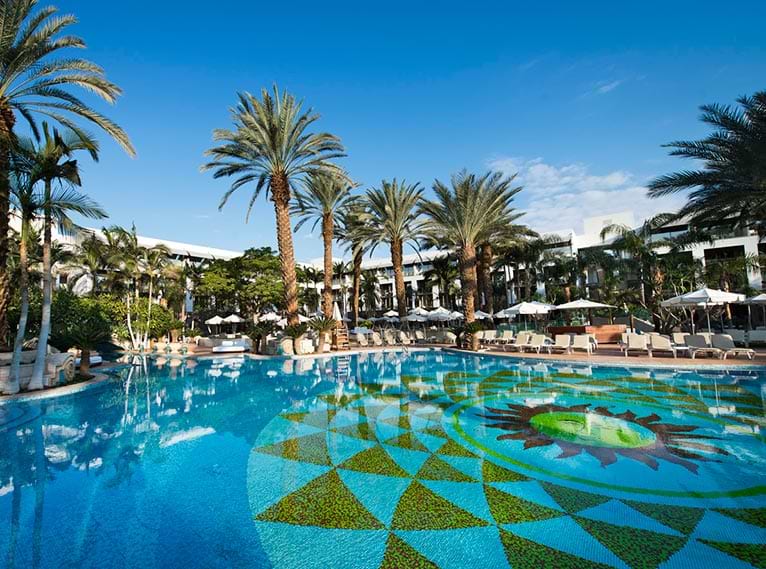 בריכה ישרוטל אגמים