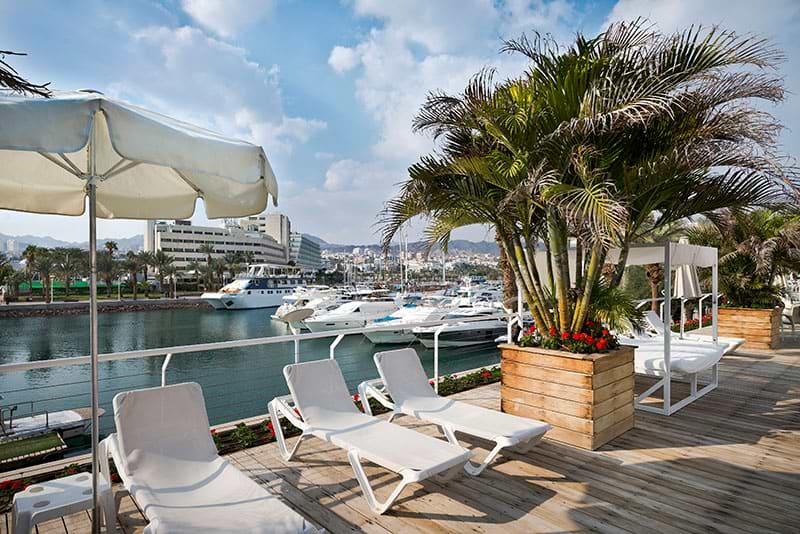 מיטות שיזוף ישרוטל לגונה הכל כלול