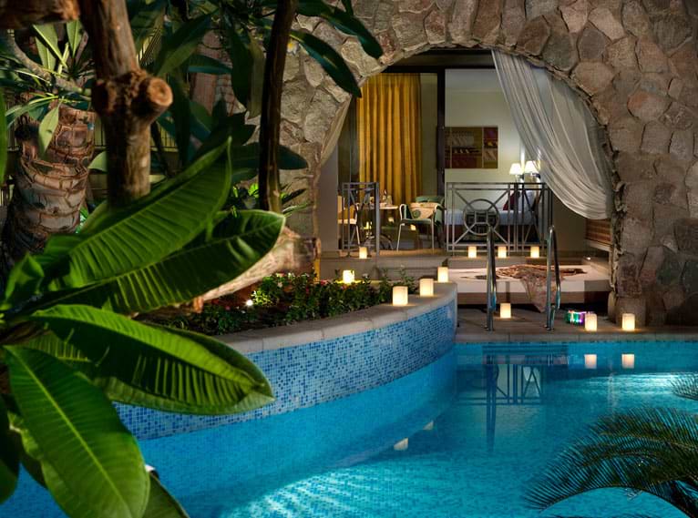 בריכה ישרוטל אגמים