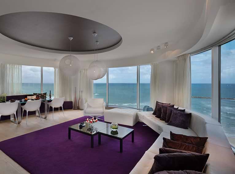 רויאל ביץ תל אביב נוף לים מהחדר