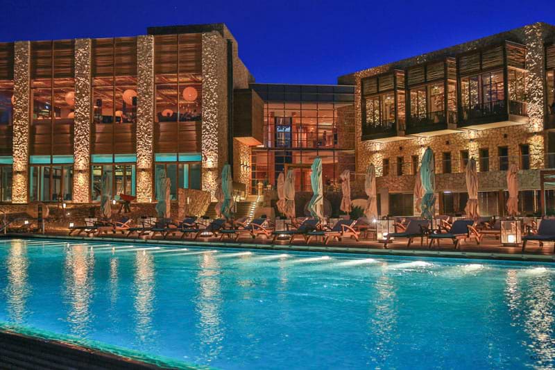 בראשית בריכה בלילה15