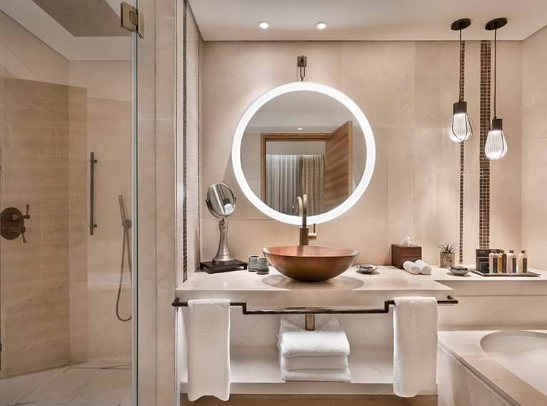 מקלחת בחדר באוריינט ירושלים