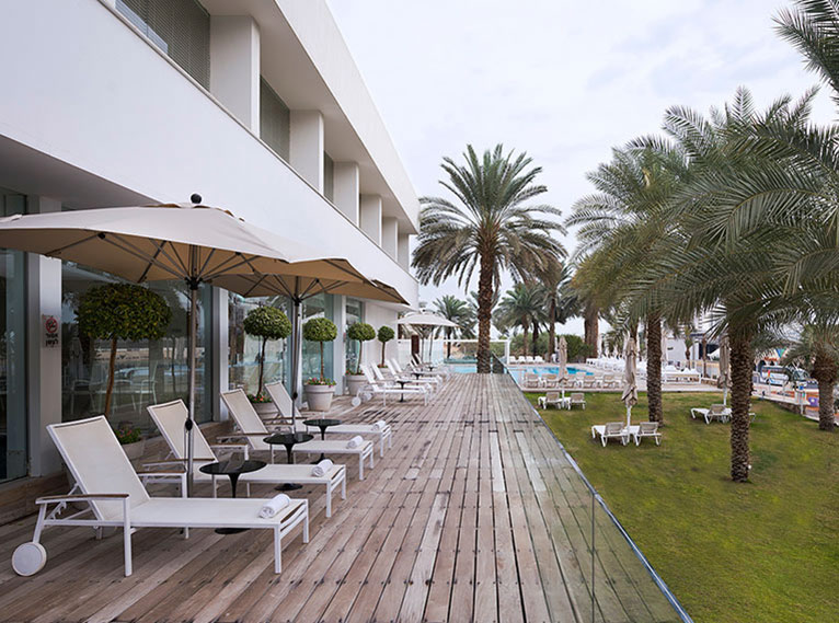 ישרוטל גנים מרפסת הספא