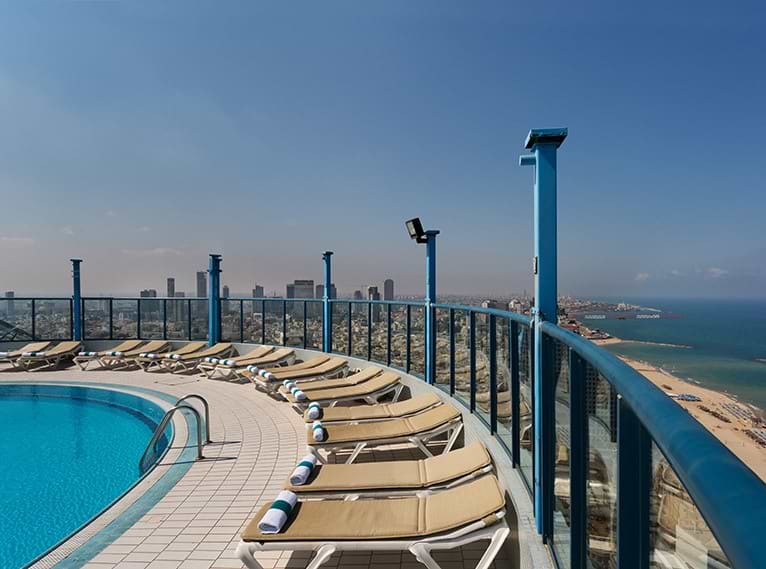 Бассейн и тренажерный зал