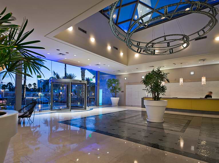 עמדת קבלה ישרוטל אגמים