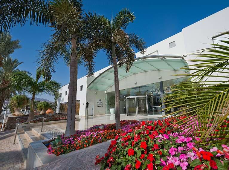 כניסה לישרוטל אגמים