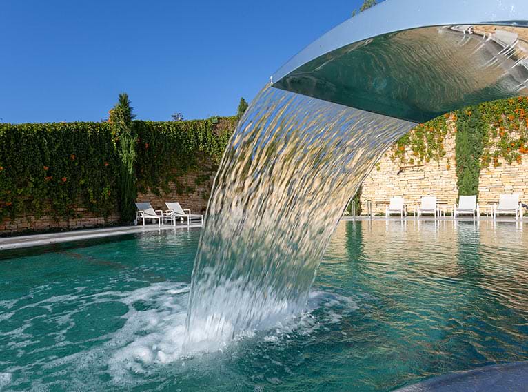 Бассейн отеля Cramim