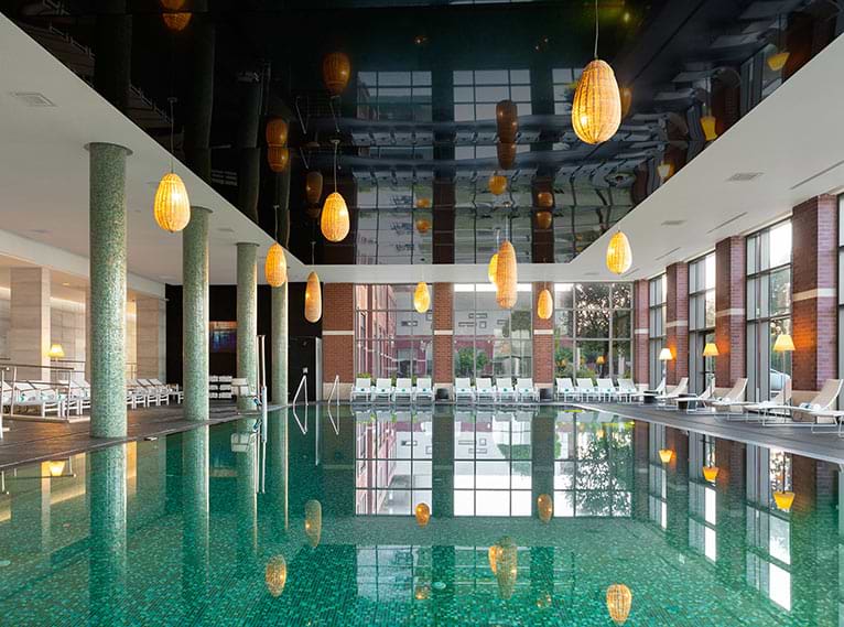 Бассейн отеля Cramim