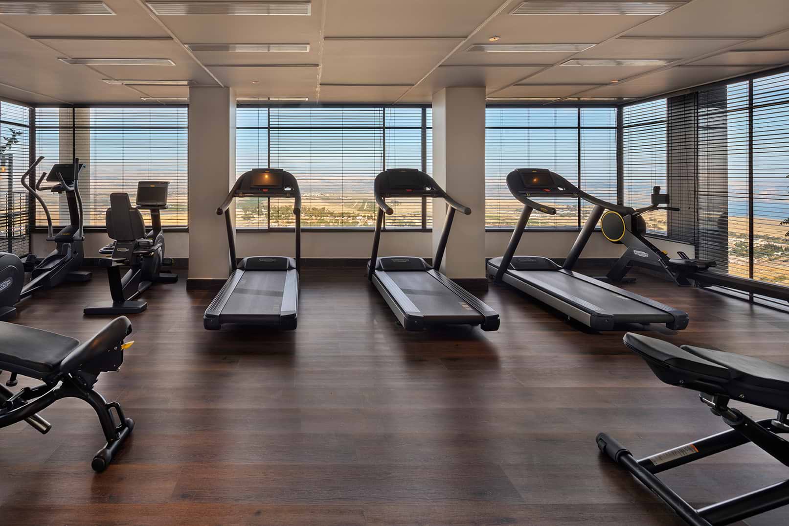 Бассейн и тренажерный зал