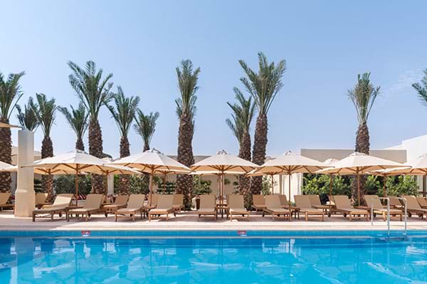 Бар у бассейна