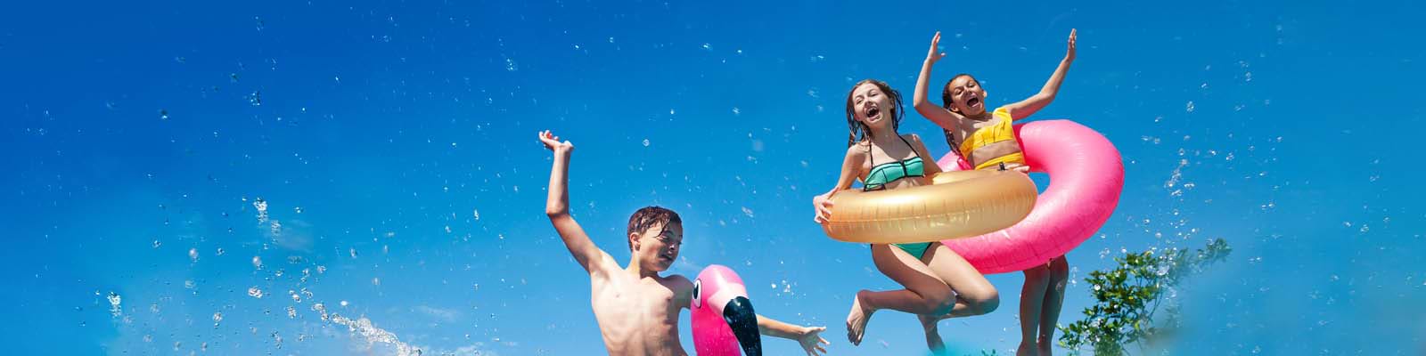 כייף בבריכה