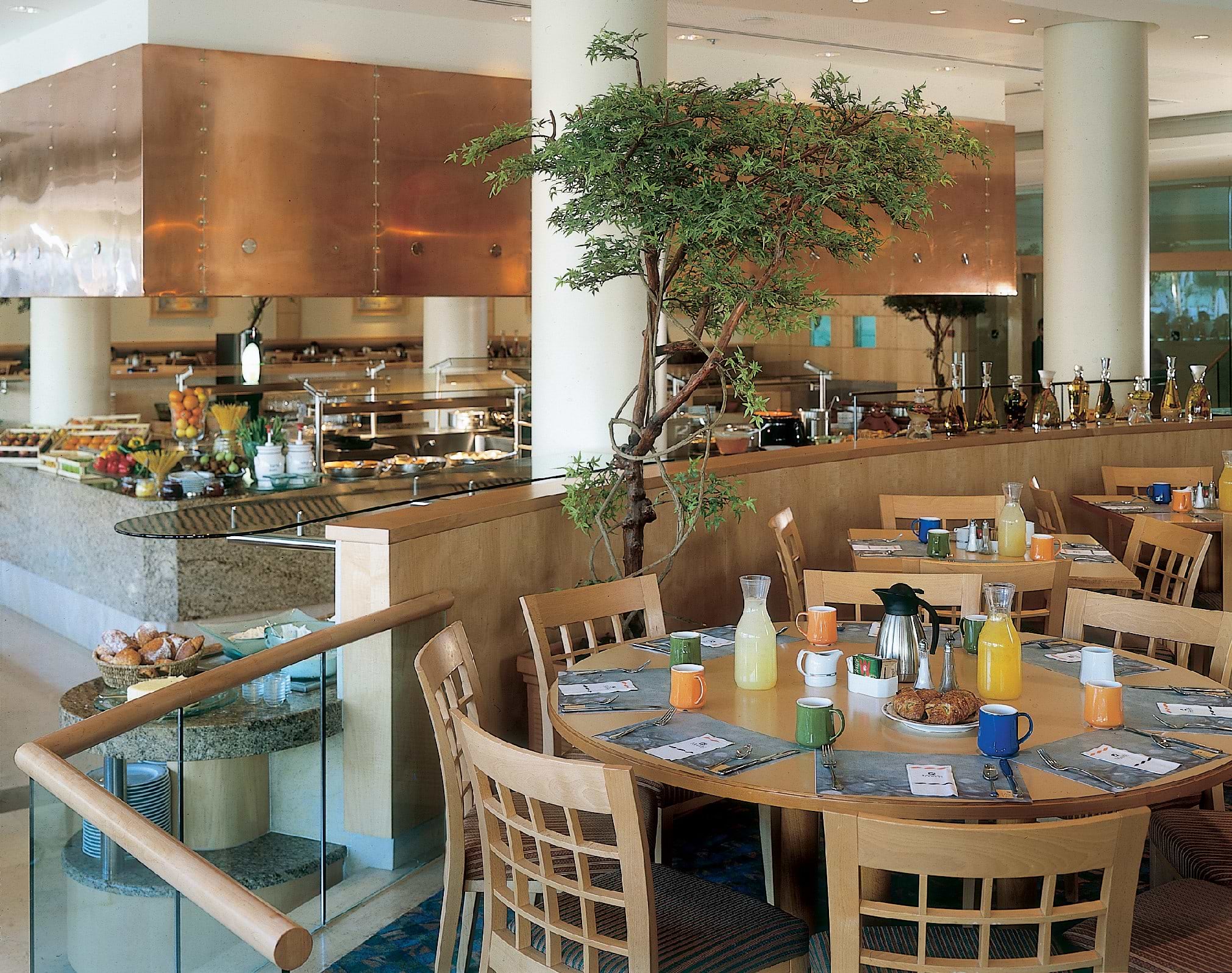 'בריזה'- מסעדת המלון