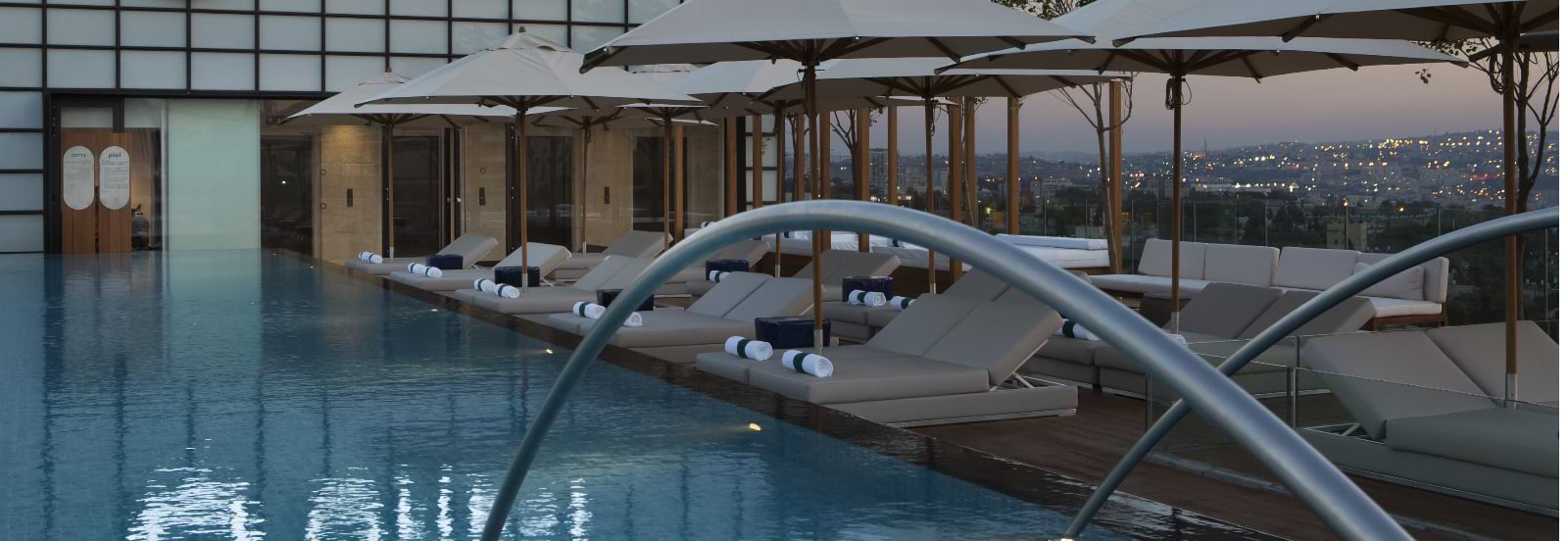 אירוח יוקרתי בבנייני Heritage