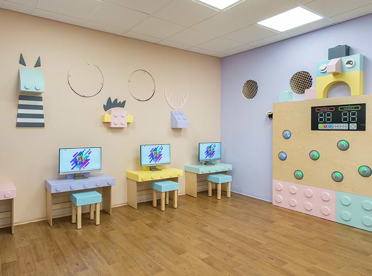 «YELADOUDESS Club» et "Playzone"