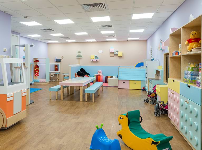 «YELADOUDESS Club» et "Playzone"