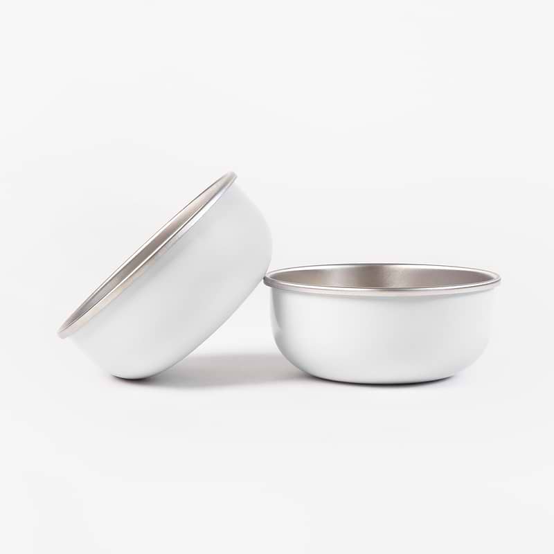 Two Diggs bowl in Ash(off white). 