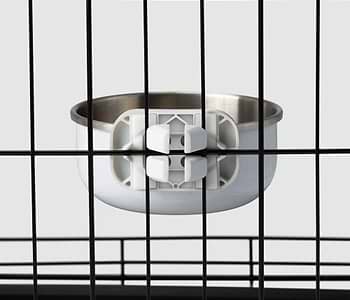  A Diggs bowl attached to a black standard crate 