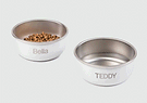 Animated gif displaying different dog names engraved on the DIGGS crate bowl