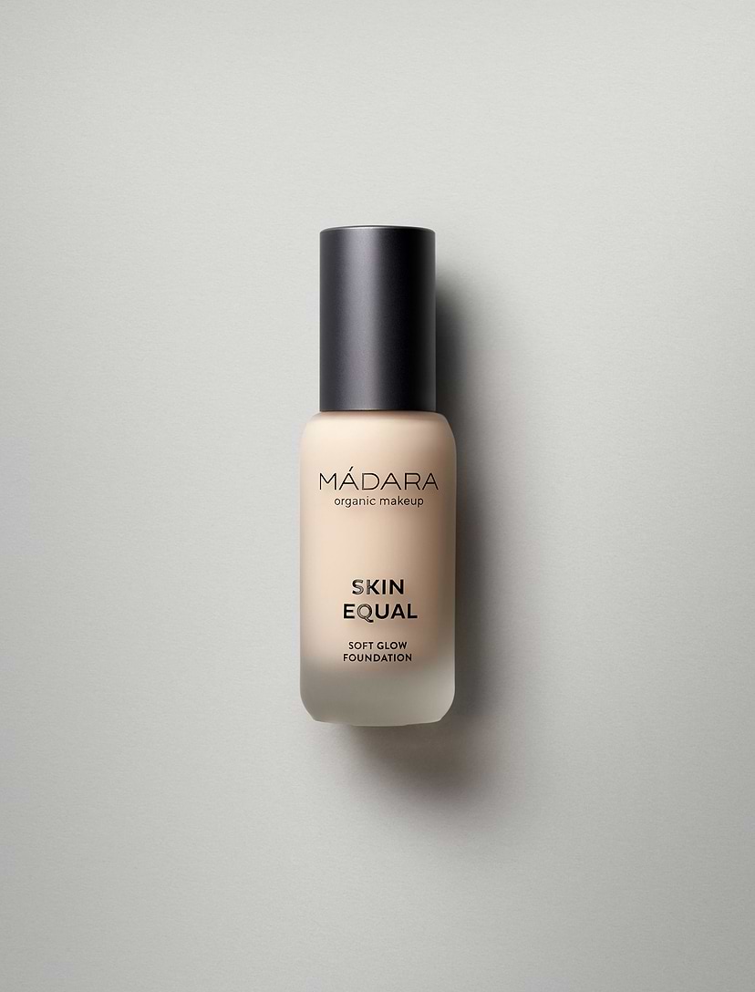 Skin Equal foundation M DARA Organic Skincare
