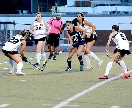 Staples field hockey rolls to 5-0 record