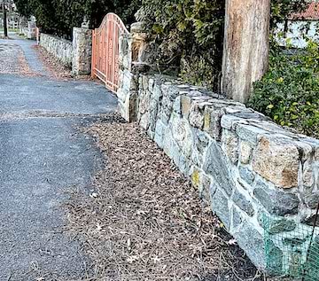 Selectwomen: Illegal stone wall on Hillspoint must be torn down