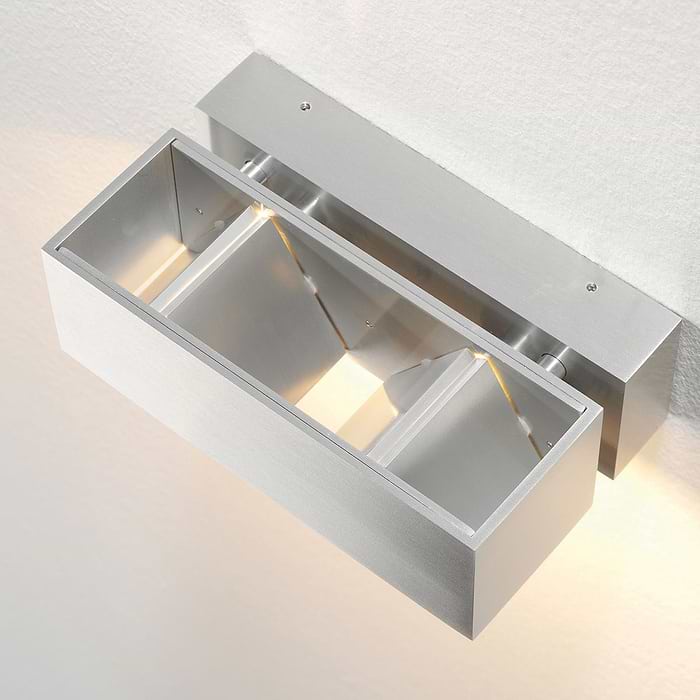 badkamerlamp (zone 2 en 3) en buitenlamp (plensbui)
