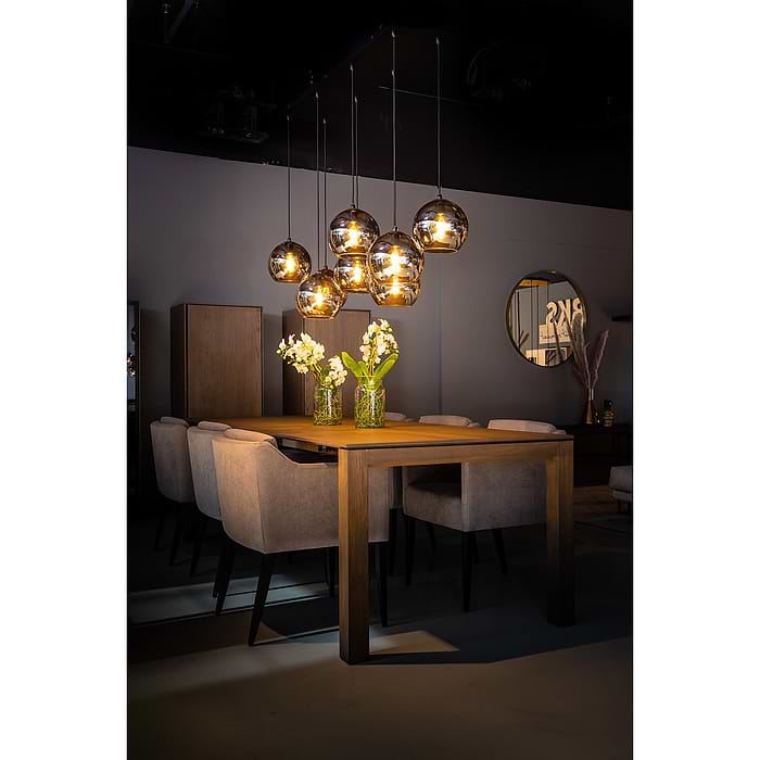 Sfeervolle hanglamp voor boven tafel, meer lichts, bollen, glazen kappen. Webo Verlichting showroom lampen online Beuningen bij Nijmegen