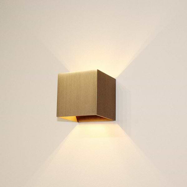 Wandlamp licht brons 1-lichts "Gymm" kubus 10x10x10cm exclusief G9 - ART DELIGHT. Prachtige vierkante wandlamp. Licht schijnt naar boven en naar beneden op de muur.  - WL GYMM LB