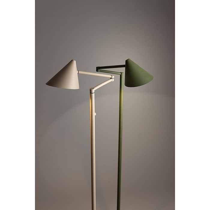 een tafellamp en een wandlamp. Allemaal verkrijgbaar in de kleuren zwart