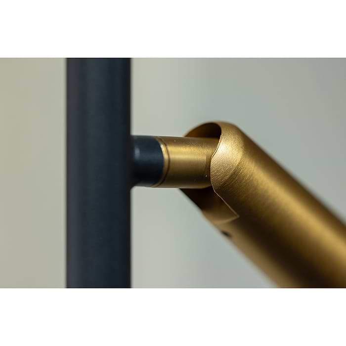 05-VL8380-3004. Moderne vloerlamp met spot zwart/goud. Geïntegreerd LED. Serie Barry - ETH. Deze spot vloerlamp is dimbaar in drie standen. In de Barry serie van ETH bevinden zich ook plafondspots met 1