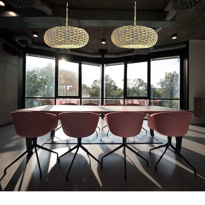 LB750/6+1R. De lamp heeft zes lichtpunten voor E14 LED lampjes en een lichtpunt waar een GU10 LED spotje in kan. Het spotje kan via het armatuur aan en uit worden gezet