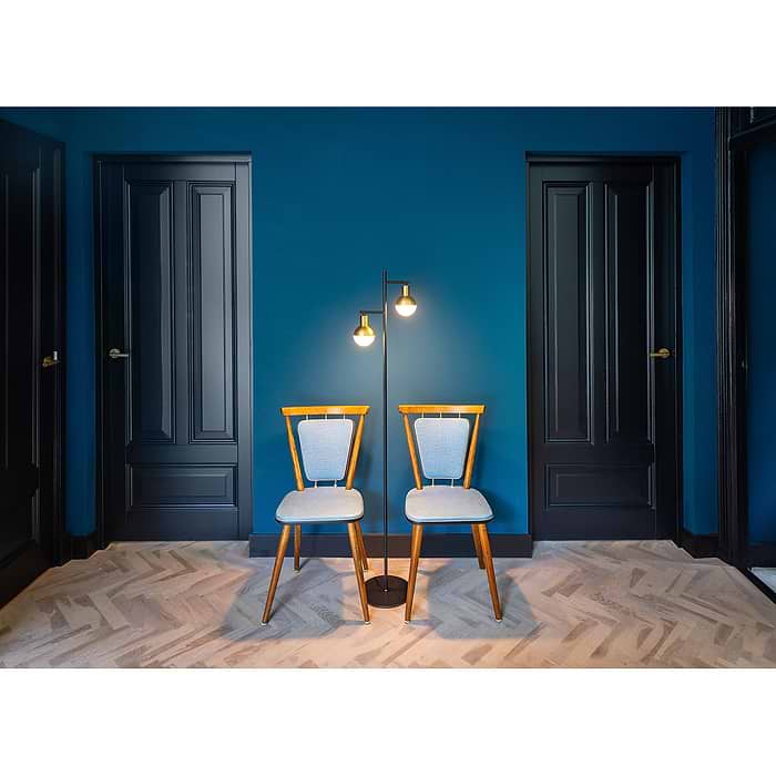 bol van mat glas - ETH. Een sierlijke serie Drop van het merk ETH. Er past een LED GU10 lampje in elke bol. Binnen de serie Drop bevinden zich hanglampen