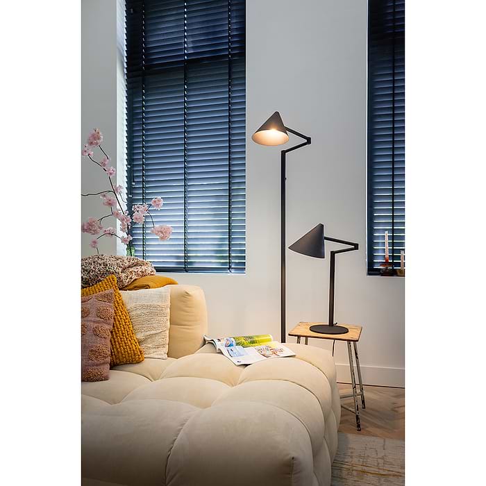 1-lichts - ETH. De hoogte van de lamp is 40 cm. De serie Marvis van het merk ETH bevat een tafellamp