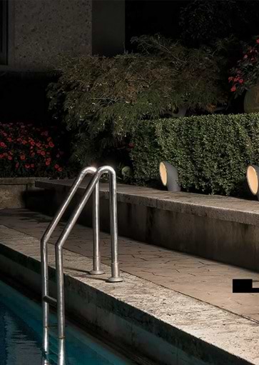 Artimide buitenverlichting. Webo voor al uw projectverlichting. Projectverlichting voor bedrijven, kantoren, winkels, schepen, horeca, ontvangstruimtes, etc. Grote collectie projectverlichting bij Webo.