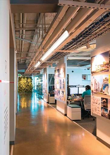 Projectverlichting Artimide. Verlichtingsarmaturen en lampen voor kantoren, schepen, winkels, horeca, musea, etc. Webo adviseert al meer dan 60 jaar architecten, bedrijven en instellingen bij de inrichting van zakelijke ruimtes.